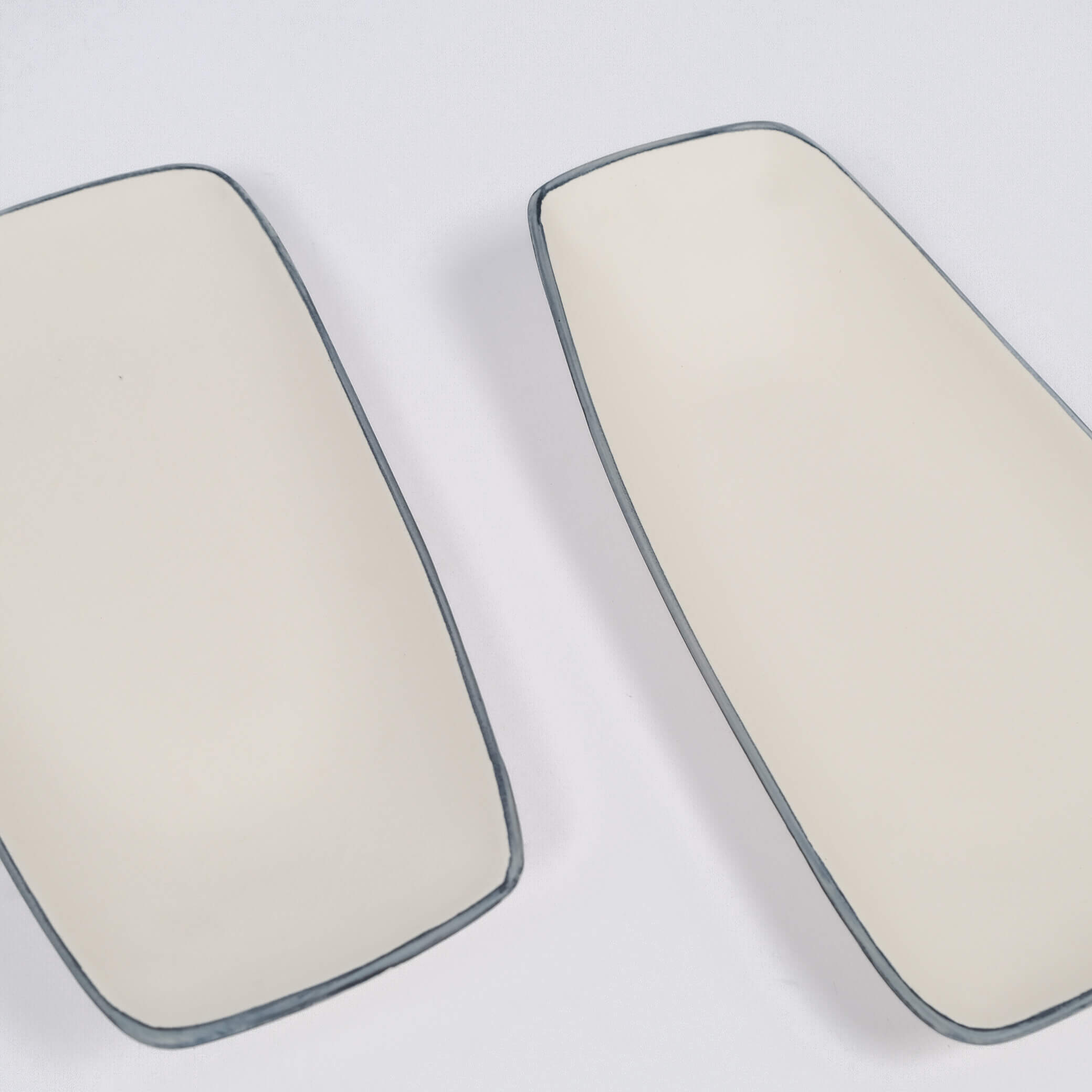 White with Blue Rims Platter