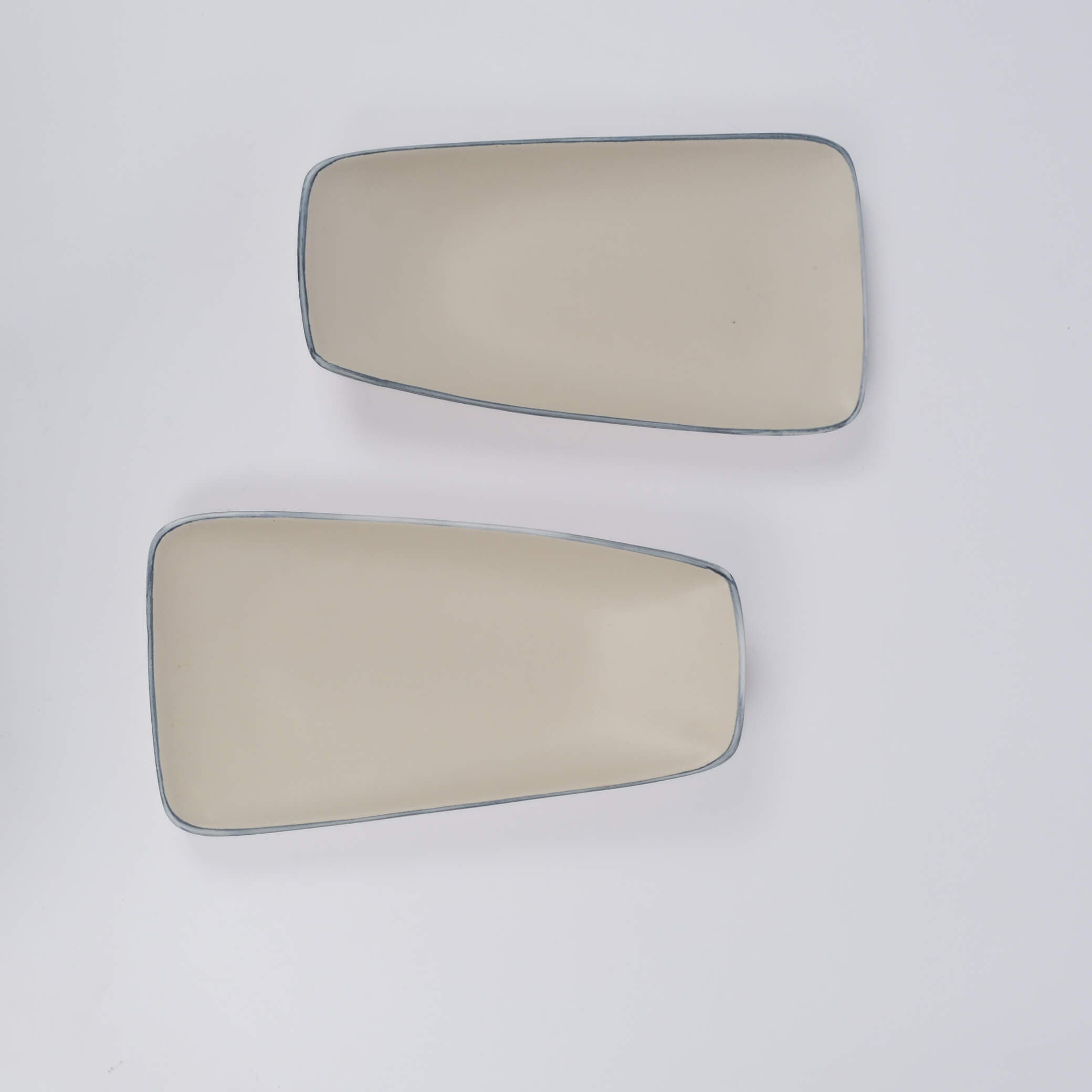 White with Blue Rims Platter